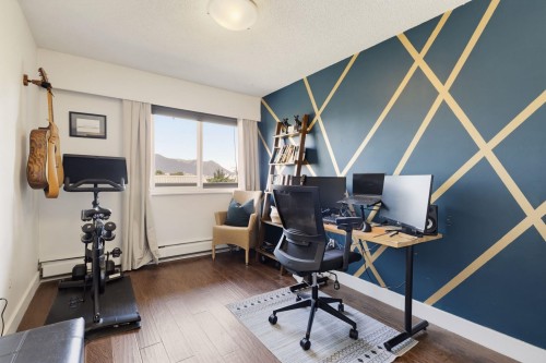 302-391 7Th Avenue E, Vancouver, BC - Indoor Photo Showing Gym Room