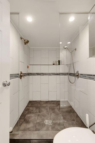 302-391 7Th Avenue E, Vancouver, BC - Indoor Photo Showing Bathroom