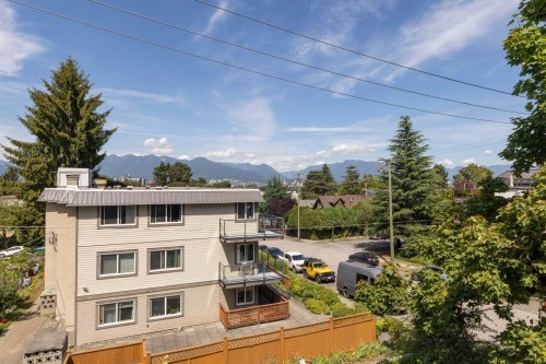 302-391 7Th Avenue E, Vancouver, BC - Outdoor