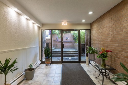 302-391 7Th Avenue E, Vancouver, BC - Indoor Photo Showing Other Room