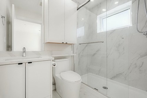 2972 Venables Street, Vancouver, BC - Indoor Photo Showing Bathroom