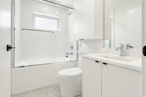2972 Venables Street, Vancouver, BC - Indoor Photo Showing Bathroom