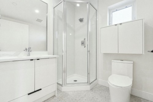 2972 Venables Street, Vancouver, BC - Indoor Photo Showing Bathroom