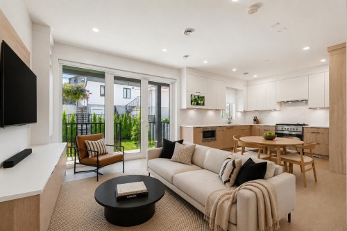 2972 Venables Street, Vancouver, BC - Indoor Photo Showing Living Room