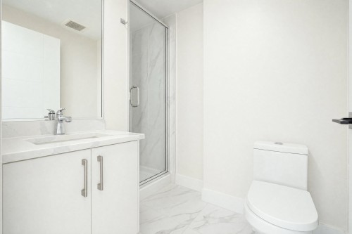 2972 Venables Street, Vancouver, BC - Indoor Photo Showing Bathroom