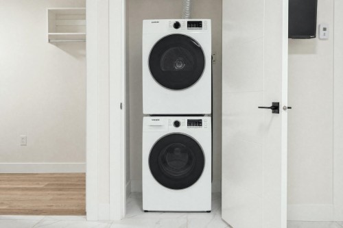 2972 Venables Street, Vancouver, BC - Indoor Photo Showing Laundry Room