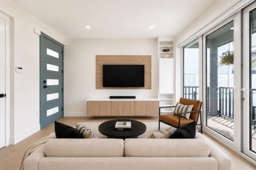 2972 Venables Street, Vancouver, BC - Indoor Photo Showing Living Room