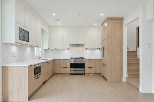 2972 Venables Street, Vancouver, BC - Indoor Photo Showing Kitchen With Upgraded Kitchen