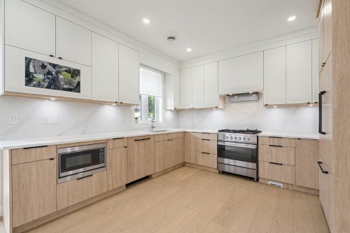 2972 Venables Street, Vancouver, BC - Indoor Photo Showing Kitchen With Upgraded Kitchen