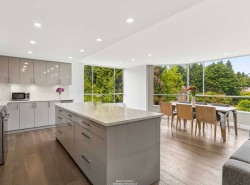 201-2140 Briar Avenue  Vancouver, BC V6L 3B4