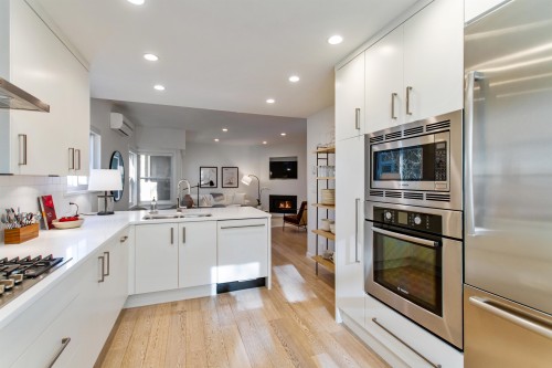 1829 13Th Avenue W, Vancouver, BC 
