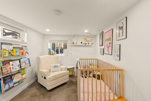 612 4Th Street E, North Vancouver, BC - Indoor