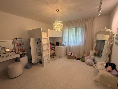 3337 Abbey Lane, Coquitlam, BC - Indoor