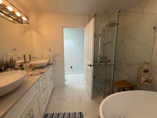 3337 Abbey Lane, Coquitlam, BC - Indoor Photo Showing Bathroom