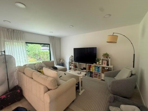 3337 Abbey Lane, Coquitlam, BC - Indoor Photo Showing Living Room