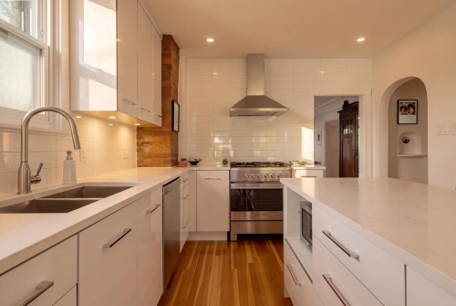 1955 8Th Avenue E, Vancouver, BC - Indoor Photo Showing Kitchen With Double Sink With Upgraded Kitchen