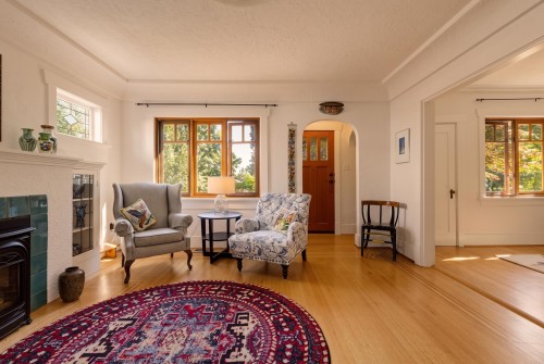 1955 8Th Avenue E, Vancouver, BC - Indoor Photo Showing Living Room With Fireplace