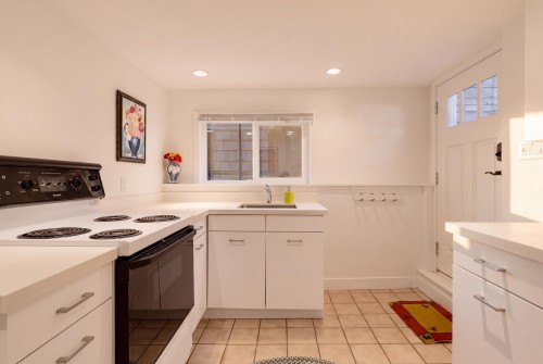 1955 8Th Avenue E, Vancouver, BC - Indoor Photo Showing Kitchen