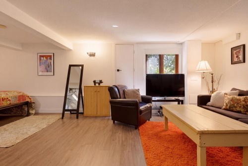 1955 8Th Avenue E, Vancouver, BC - Indoor Photo Showing Living Room