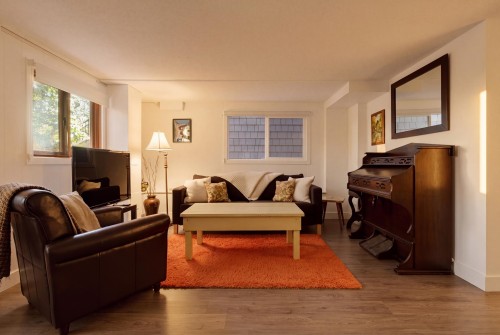1955 8Th Avenue E, Vancouver, BC - Indoor Photo Showing Living Room