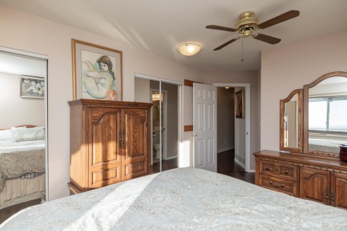 1038 Walls Avenue, Coquitlam, BC - Indoor Photo Showing Bedroom