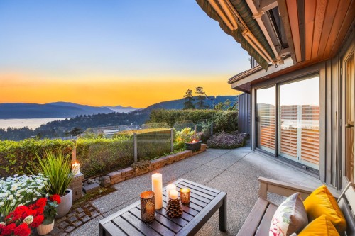5360 Meadfeild Road, West Vancouver, BC - Outdoor With Deck Patio Veranda With View