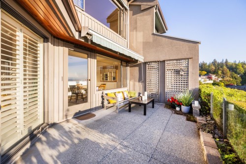 5360 Meadfeild Road, West Vancouver, BC - Outdoor