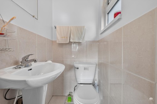 1828 Parker Street, Vancouver, BC - Indoor Photo Showing Bathroom