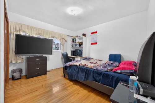 1828 Parker Street, Vancouver, BC - Indoor Photo Showing Bedroom