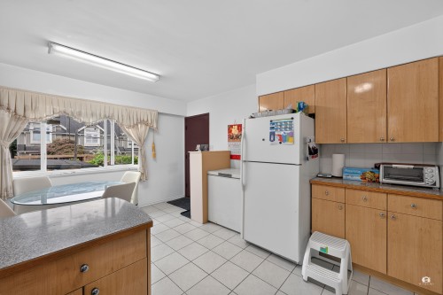 1828 Parker Street, Vancouver, BC - Indoor Photo Showing Kitchen