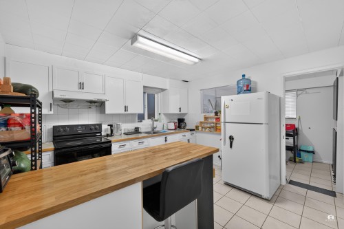 1828 Parker Street, Vancouver, BC - Indoor Photo Showing Kitchen With Double Sink