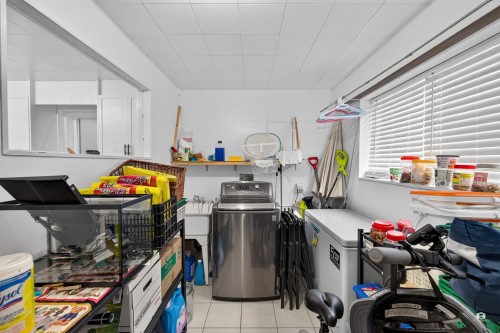 1828 Parker Street, Vancouver, BC - Indoor Photo Showing Laundry Room