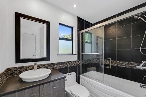 2655 Rhum & Eigg Drive, Squamish, BC - Indoor Photo Showing Bathroom