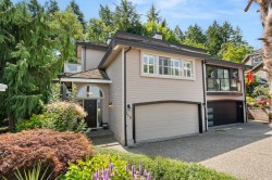 215 Morningside Drive Tsawwassen, BC V4L 2M3