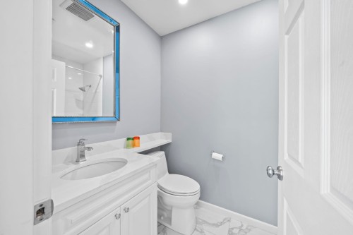 6546 Gibbons Drive, Richmond, BC - Indoor Photo Showing Bathroom
