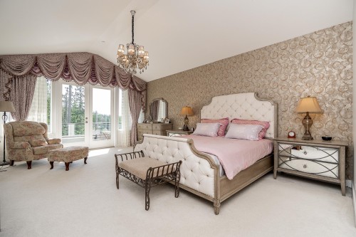 22 Heritage Peak Road, Port Moody, BC - Indoor Photo Showing Bedroom