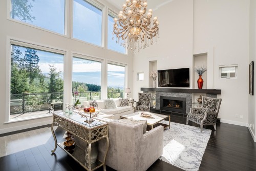 22 Heritage Peak Road, Port Moody, BC - Indoor Photo Showing Living Room With Fireplace
