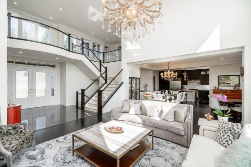 22 Heritage Peak Road, Port Moody, BC - Indoor Photo Showing Living Room