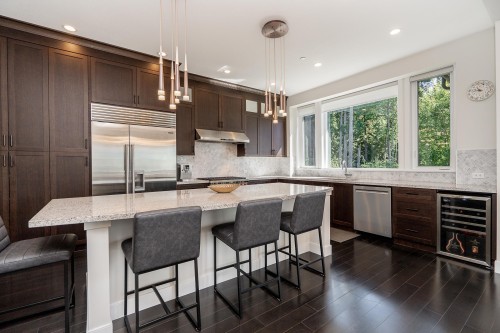 22 Heritage Peak Road, Port Moody, BC - Indoor Photo Showing Kitchen With Upgraded Kitchen
