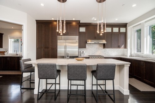 22 Heritage Peak Road, Port Moody, BC - Indoor Photo Showing Kitchen With Upgraded Kitchen