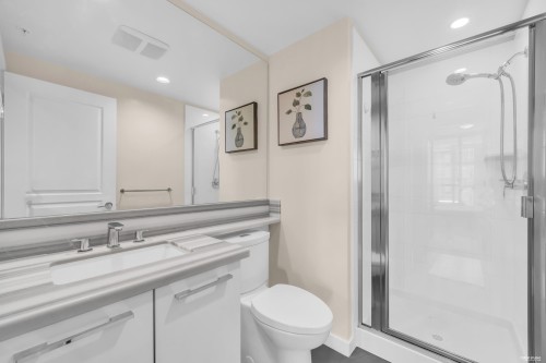 2605-3093 Windsor Gate, Coquitlam, BC - Indoor Photo Showing Bathroom