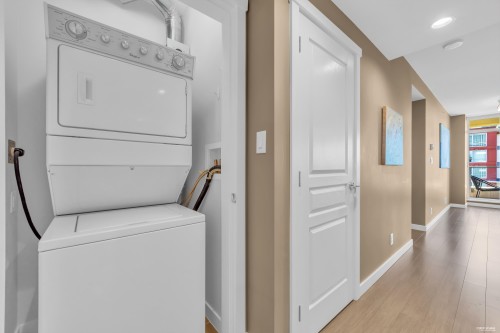2605-3093 Windsor Gate, Coquitlam, BC - Indoor Photo Showing Laundry Room
