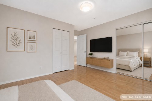 2304 Garden Drive, Vancouver, BC - Indoor Photo Showing Bedroom