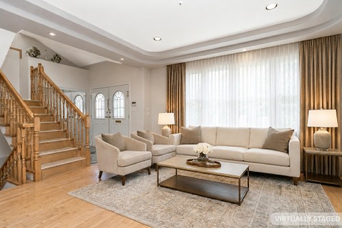 2304 Garden Drive, Vancouver, BC - Indoor Photo Showing Living Room