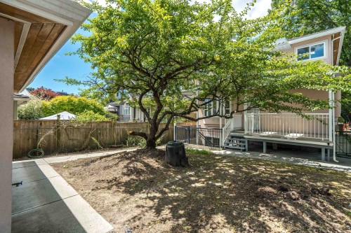 2304 Garden Drive, Vancouver, BC - Outdoor