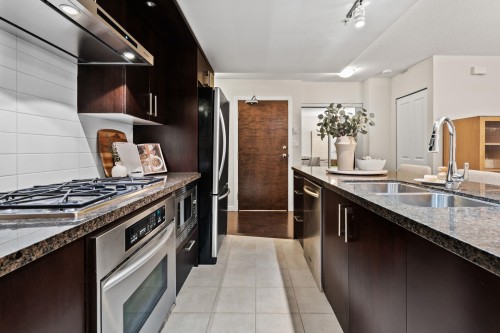 1648 7Th Avenue W, Vancouver, BC - Indoor Photo Showing Kitchen With Stainless Steel Kitchen With Double Sink With Upgraded Kitchen