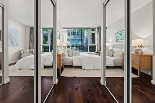 1648 7Th Avenue W, Vancouver, BC - Indoor Photo Showing Bedroom