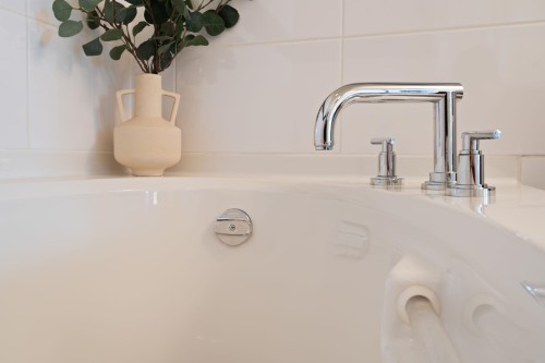1648 7Th Avenue W, Vancouver, BC - Indoor Photo Showing Bathroom
