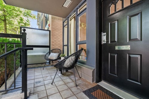 1648 7Th Avenue W, Vancouver, BC - Outdoor With Exterior