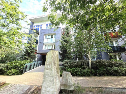 111-9250 University High Street  Burnaby, BC V5A 0B3